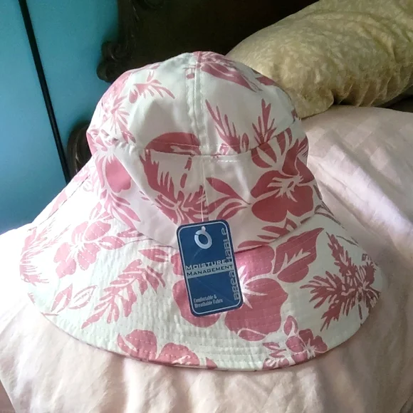 NWT Pink And White Floral Bucket Hat - Picture 1 of 9